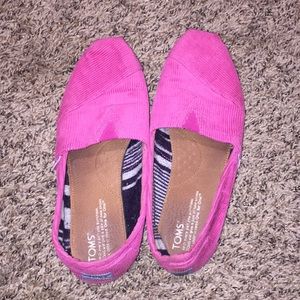 Pink toms